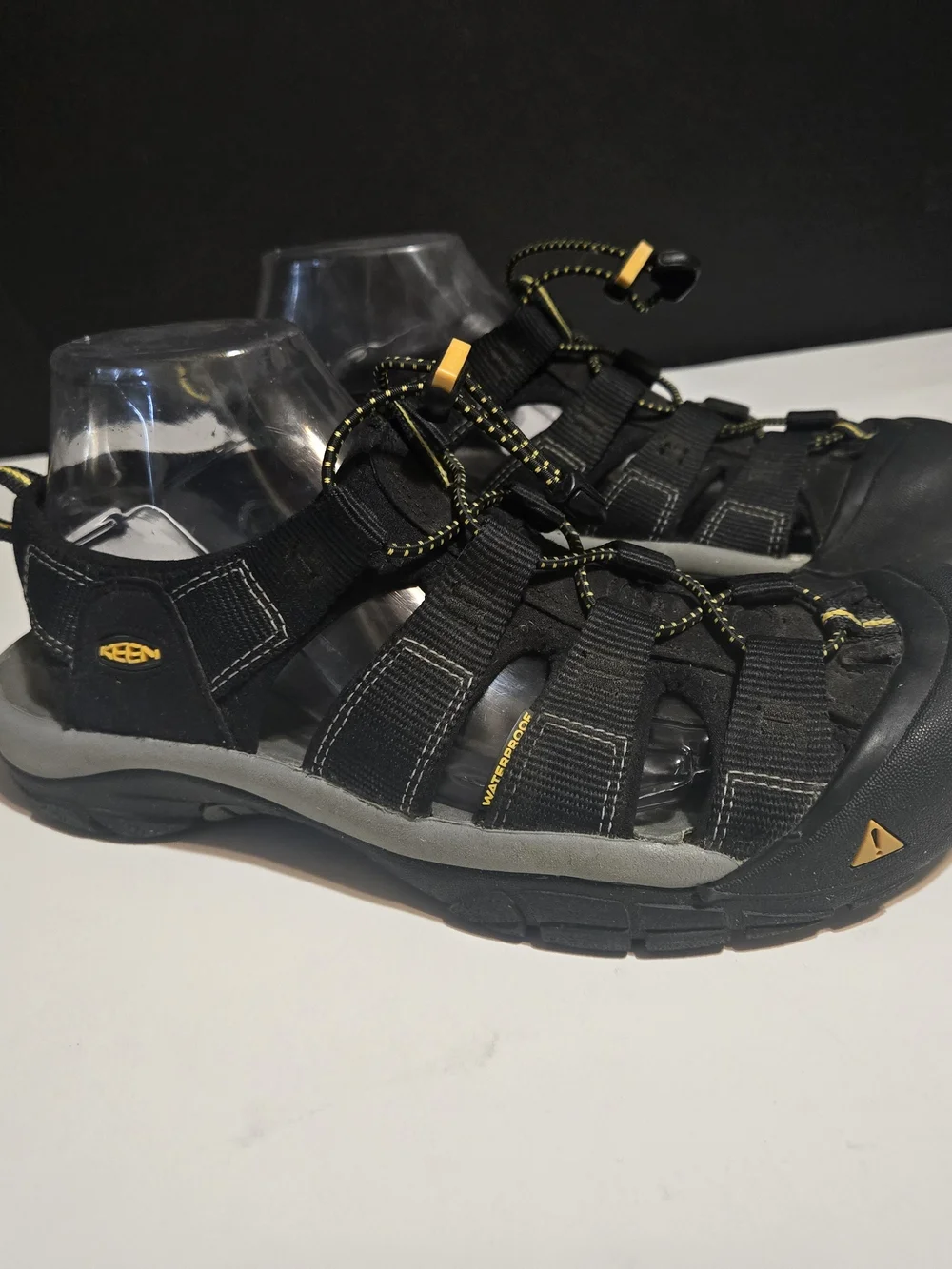 Keen Men's sz 9M Newport KMX Hiking Sandals Black Closed Toe Waterproof Hiking